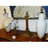 A BRASS CORINTHIAN COLUMN TABLE LAMP TOGETHER WITH AN ADJUSTABLE BRASS DESK LAMP AND A PAIR OF