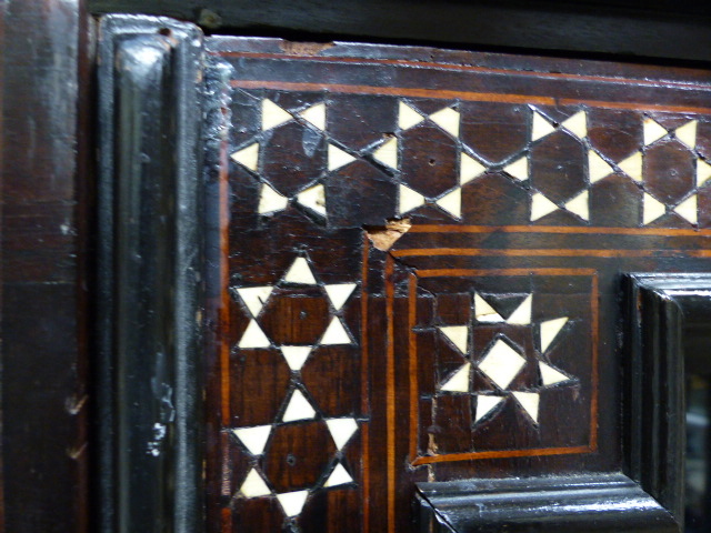 A COLONIAL MOORISH STYLE HARDWOOD AND INLAID GLAZED DISPLAY VITRINE CABINET. W.112 x H.175cms. - Image 29 of 48