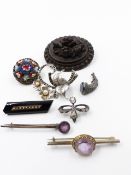 A GOOD GROUP OF LATE 19th C. ORNATE BROOCHES TO INCLUDE A BLOODSTONE BUGLE, ETC.