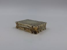 AN ORNATE SCROLL WORK VICTORIAN SILVER VINAIGRETTE WITH A FLUTED DESIGN. THE INTERIOR AND THE