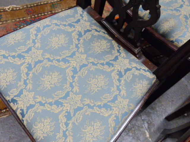 A SET OF SIX ANTIQUE GEO.III.STYLE MAHOGANY ARMCHAIRS WITH CURVED SEATS AND CARVED PIERCED BACKS. - Image 19 of 21