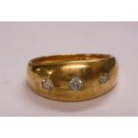 Gents Yellow Metal Partially Marked Ring set 3 diamonds, size V