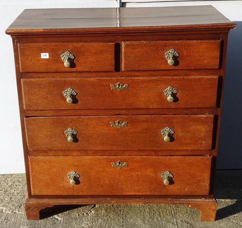 C18th Georgian Oak Chest of Drawers, 2 Short & 3 Long Graduated Drawers with later brass tassel