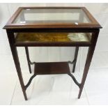 Edwardian Mahogany Satinwood Banded Look-Down Display Case with boxwood stringing, on square