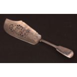 Victorian silver fish slice with pierced blade, London 1846, maker WRS, 12" long, approx 150gms