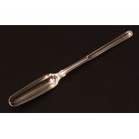 George III double ended marrow scoop, double struck Thread pattern, crested verso, length 9 ins,