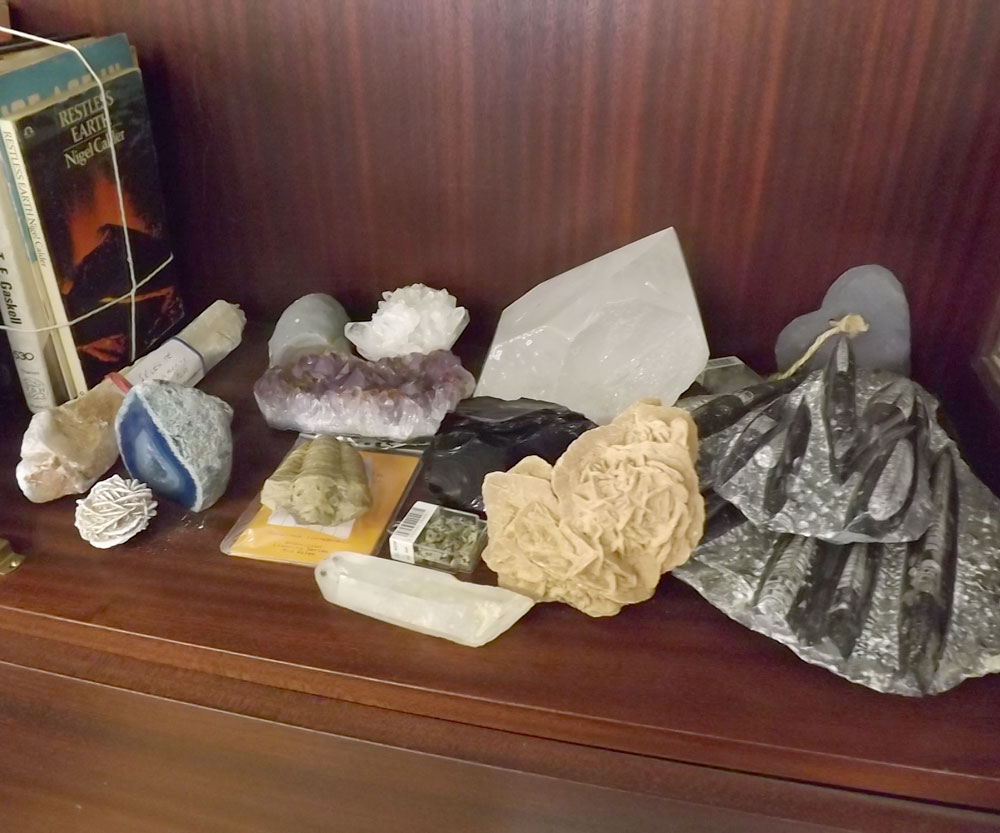 Two bundles of assorted geology and rocks and minerals reference books plus group of assorted rock