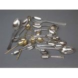 Mixed Lot: assorted silver plated teaspoons etc