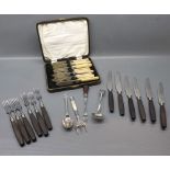 Box: mixed silver plated flat wares to include cased set of bone-handled fish servers,together