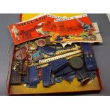 Boxed Meccano set, No 5, in playworn condition (A/F)