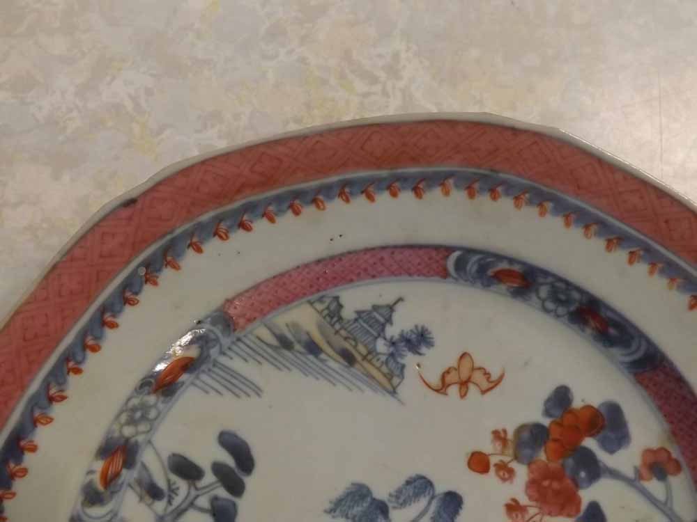 19th century famille rose decorated plate with fence and blossom tree design; together with 19th - Bild 7 aus 9