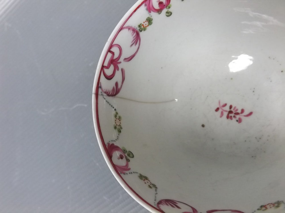 Three Chinese export decoration tea bowls with floral decoration (A/F) (3) - Bild 3 aus 4