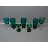 Mixed Lot: various green drinking glasses, eye bath etc (7)