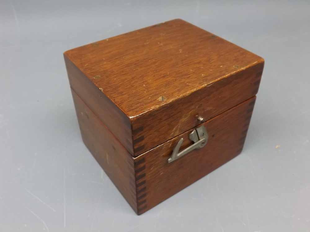 Oak boxed and cased portable speed indicator by Elliot No 15148 - Image 3 of 3