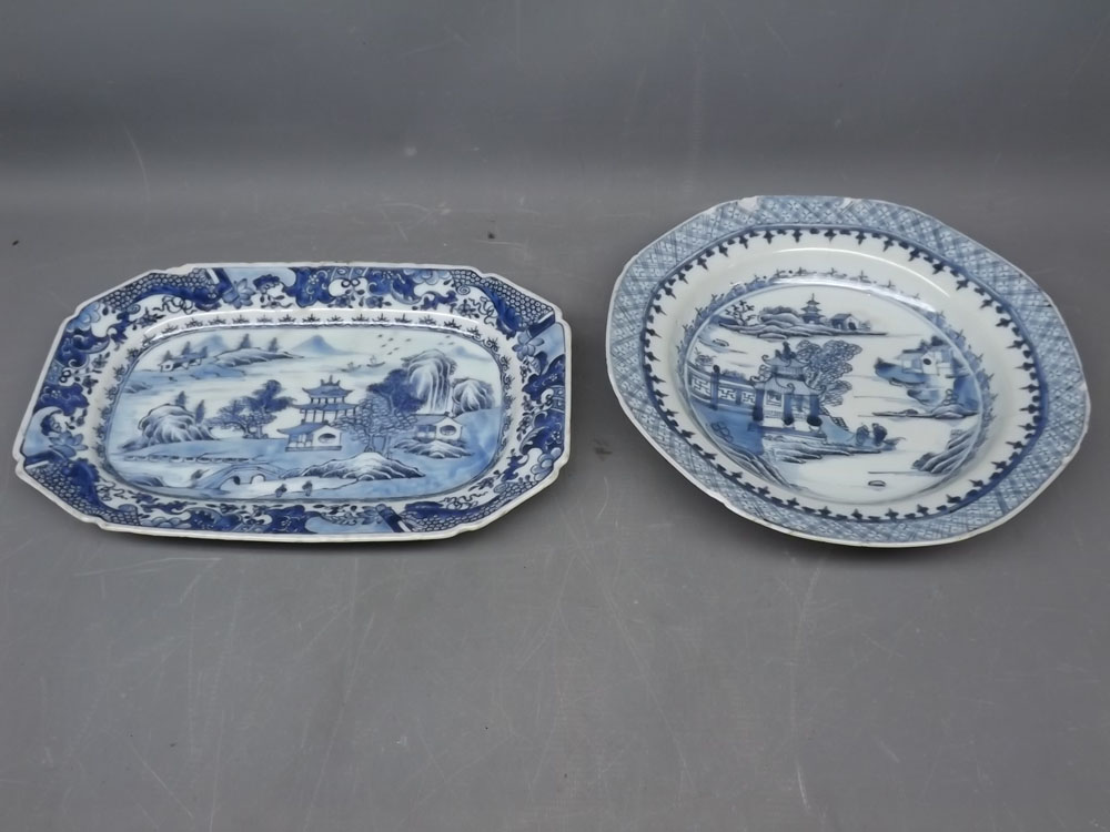 Nanking octagonal bowl (cracked and chipped) and further similar small platter (also chipped), 9 and