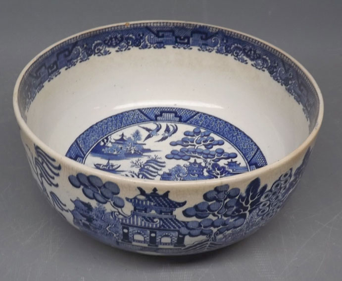 Willow pattern printed blue and white bowl with printed mark to base, 9ins diam