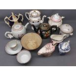 Mixed Lot: Chinese export teapot together with two teabowls and single saucer, together with a