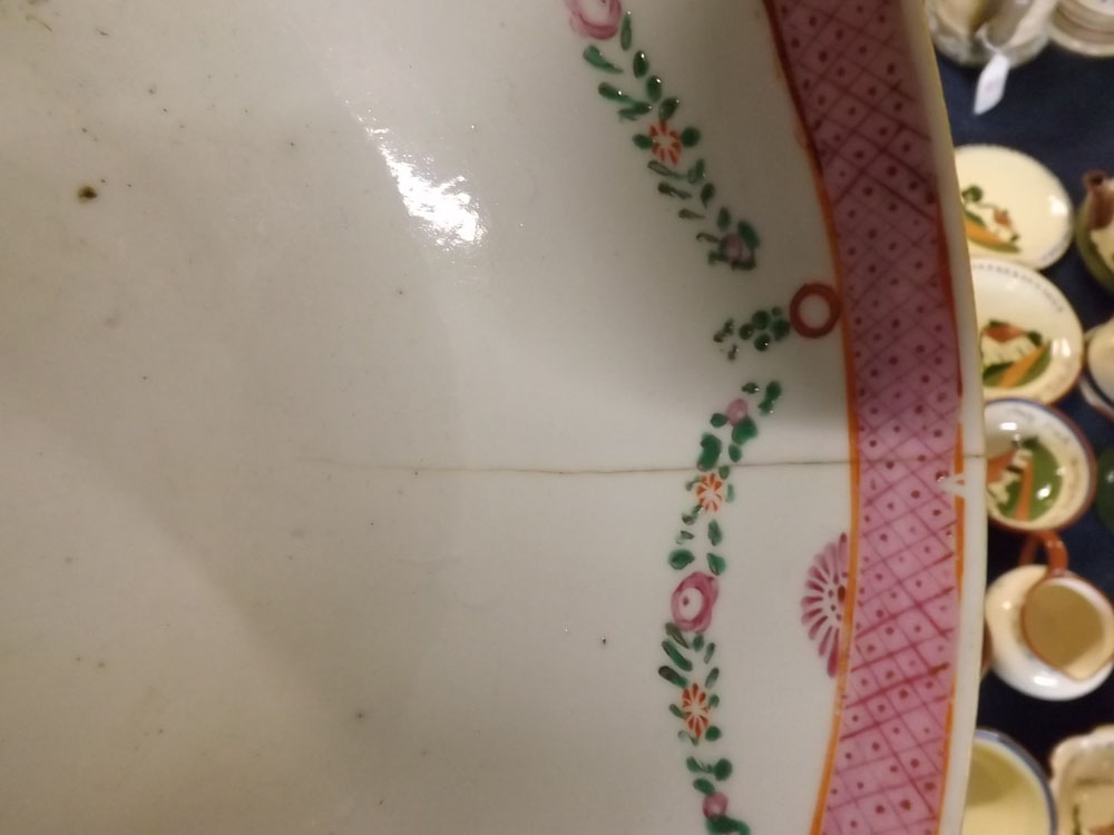 Chinese export circular bowl with floral sprigs and garlands, together with a Mason's ironstone - Bild 7 aus 11