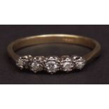 Late 20th century five stone graduated diamond ring, the feature brilliant cut diamond (0.15ct), all