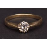 High grade yellow metal and solitaire ring, the brilliant cut diamond (0.30ct), claw set with