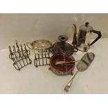 Mixed Lot: of silver plated wares to include two arch top toast racks, a further silver plated