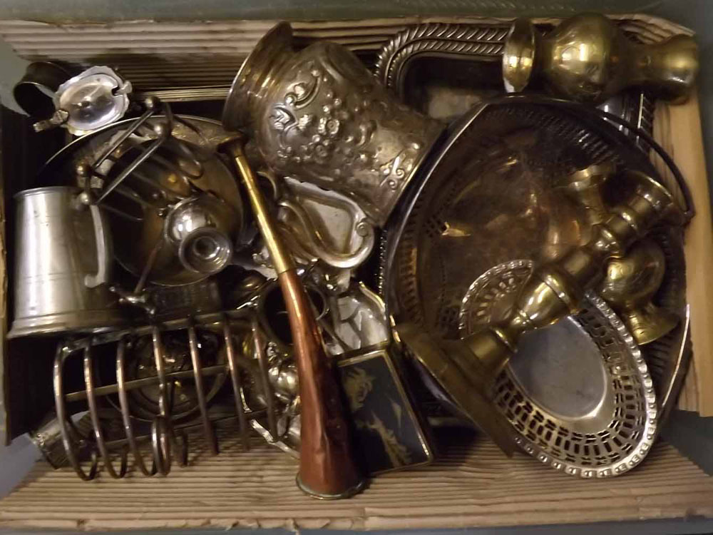 Mixed Lot: silver plated wares to include entre dishes, plate rack, tankards etc (qty)