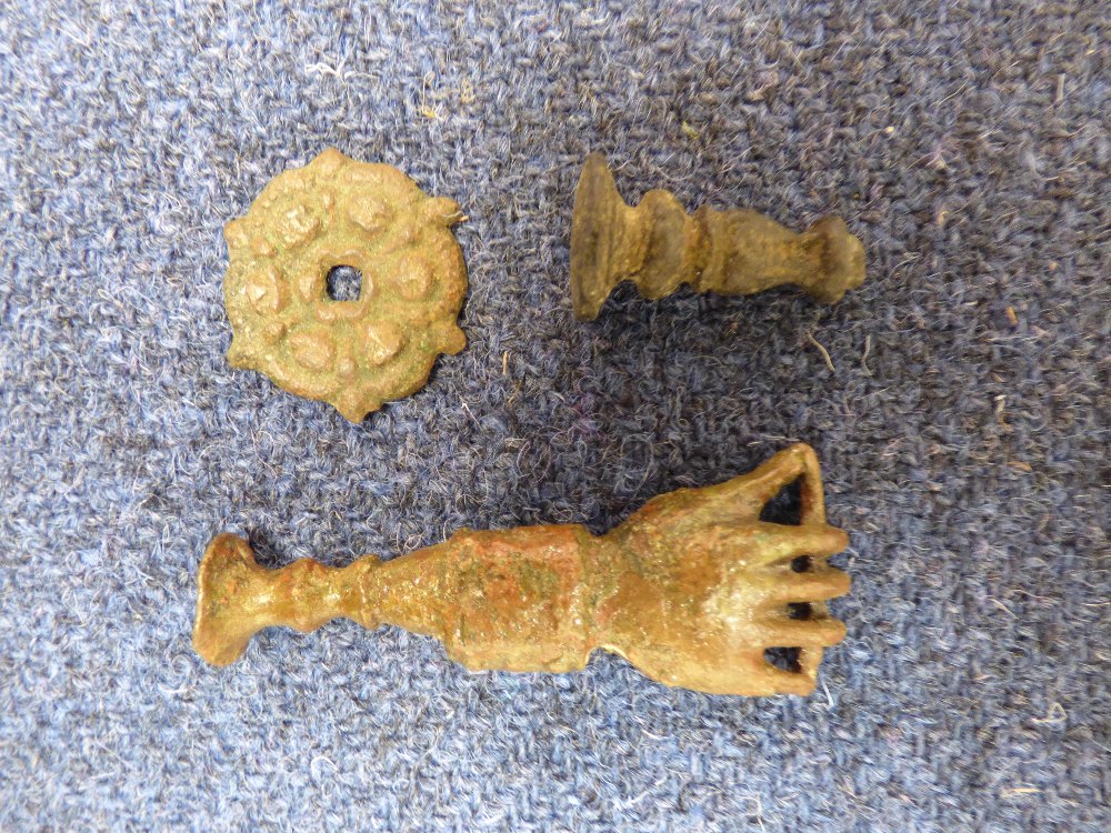 C18th metal detecting artefacts incl. a good pipe tamper, part tamper & boss PLEASE always check - Image 2 of 2