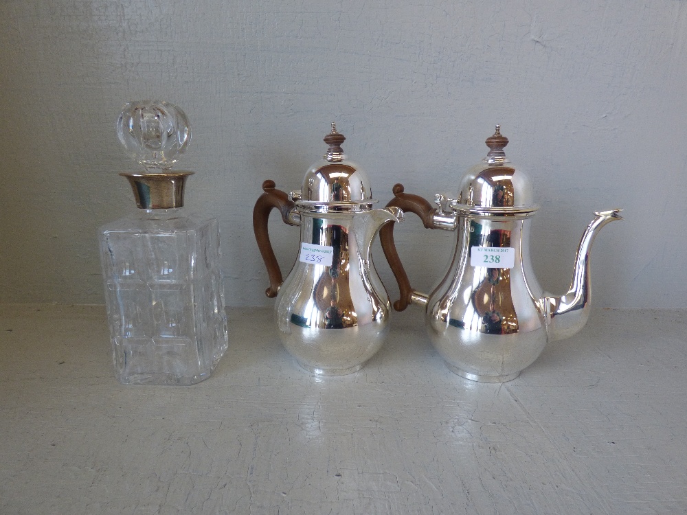 Modern silver tea & coffee pot of baluster form, London 1957, 47ozt & a modern silver mounted