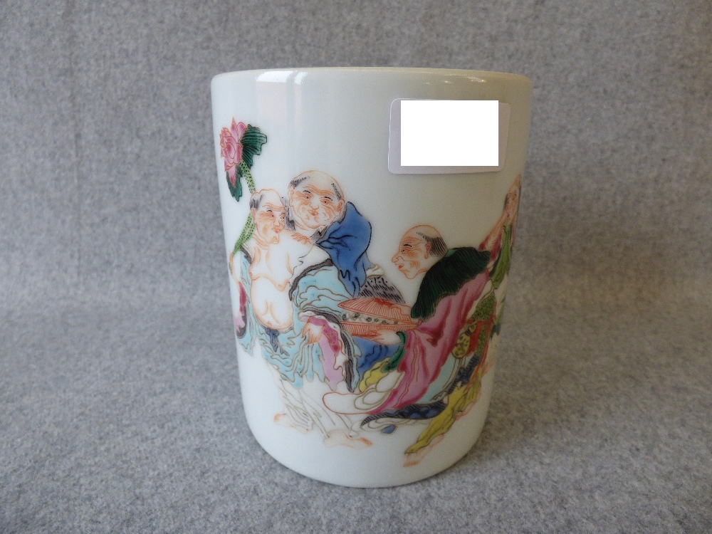 Late Qing dynasty brush pot, painted with figures in coloured enamels 13cmH PLEASE always check