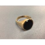 9ct gold onyx signet ring, finger size 'Y', 8.6g gross, cased PLEASE always check condition PRIOR to