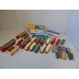 Dinky Toys horse box in original box & qty of various Dinky Toy vehicles & Corgi "Walls"