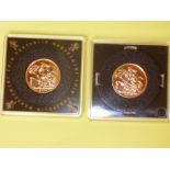 Qty of cigarette cards, 2 gold sovereigns (2016), small collection of Westminster proof coins &