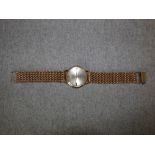 9ct gold 'Rotary' gentlemen's wrist watch with 21 jewel manual wind movement in original box, 45g (