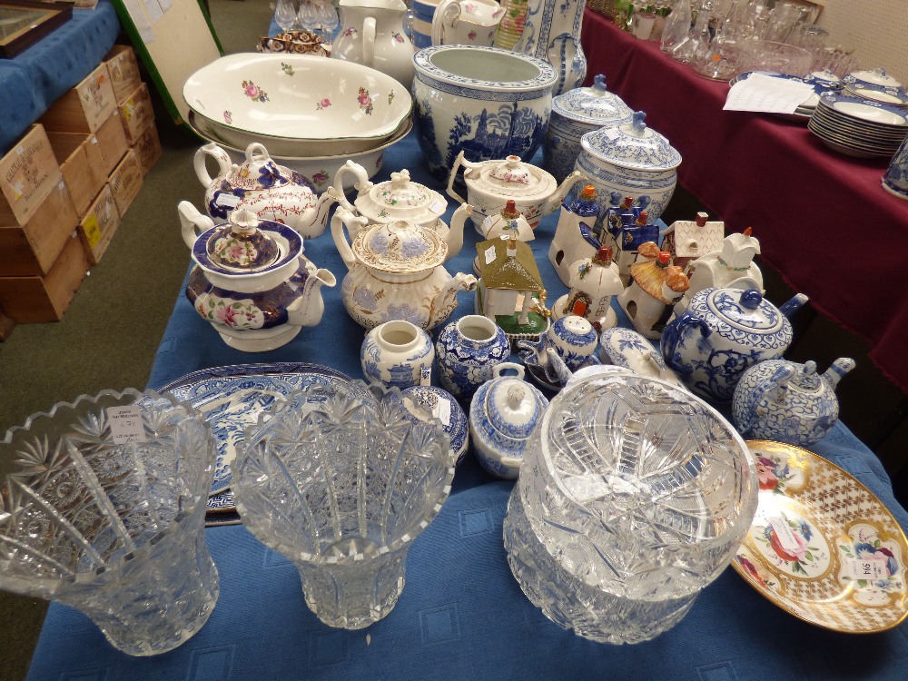 Large Delft pottery vase, 2 Chinese blue and white bowls & covers, blue and white transfer printed - Image 2 of 4