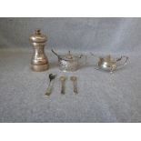 Silver pepper mill, of capstan shape, 10 cm high, two silver mustard pots with glass liners and five