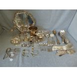 Collection of electroplated ware, incl. a salver, a snuffer on tray, a toast rack and assorted