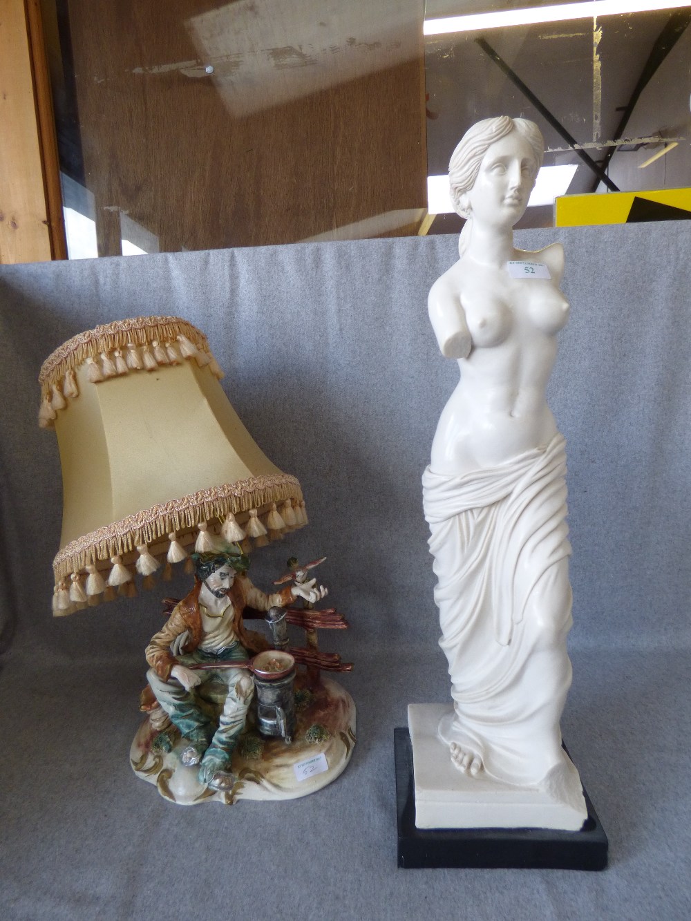 Resin figure of a lady & a table lamp - Image 2 of 2