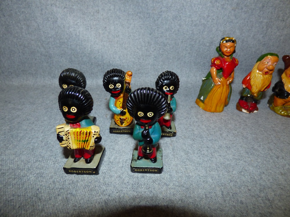 5 Robinson Golliwog Jazz players, Snow White & 7 dwarfs (damaged) - Image 4 of 4