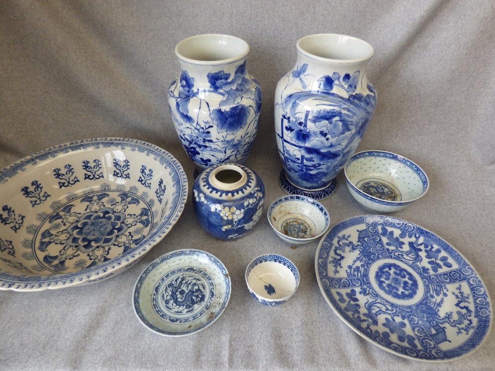 Quantity of various blue and white Chinese ceramics