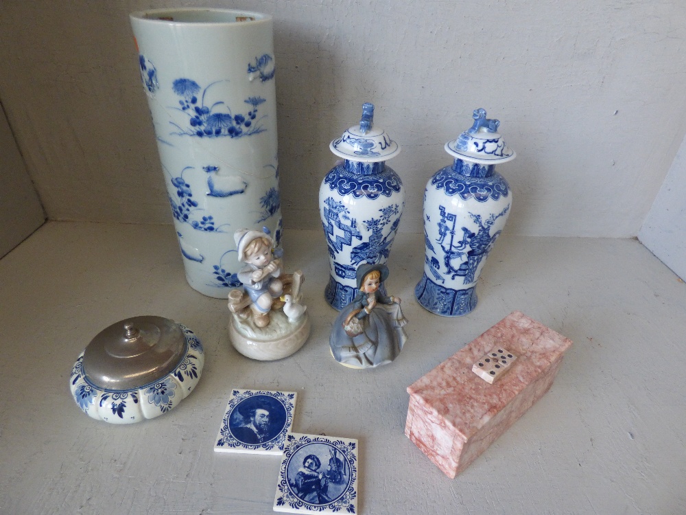 Qty of ceramics, incl. blue & white and musical Lladro style figures (some cracks & wear)