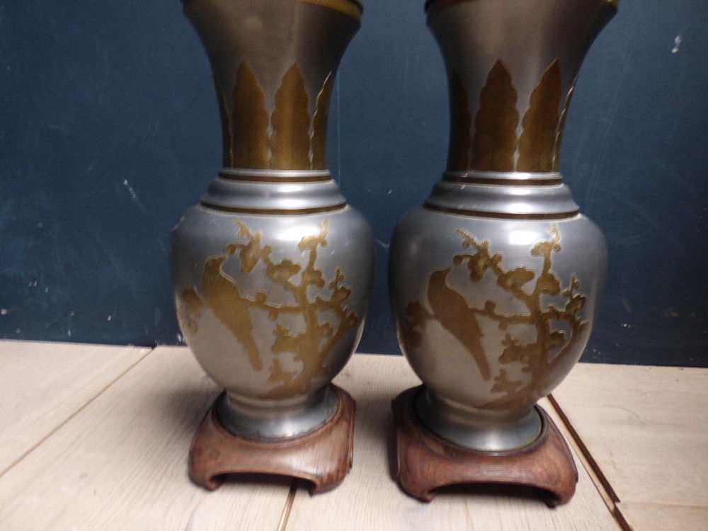 Pair Chinese tin and brass table lamps with floral and bird decoration on wooden stands - Image 2 of 2