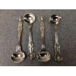 Set of 4 late Victorian hallmarked silver Queen's pattern salt spoons, crested by Charles Boyton