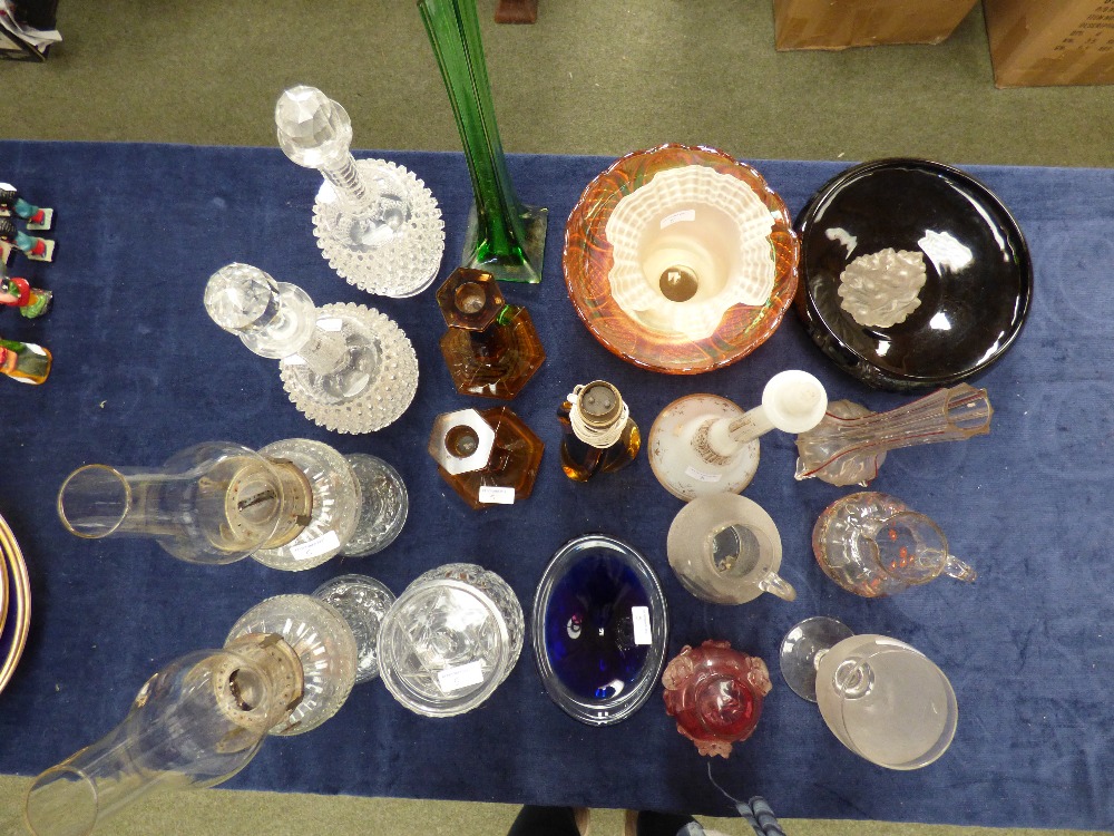 Qty of glassware, a pair of cut glass decanters & a pair of moulded glass oil lamps