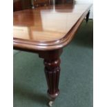 Good quality Victorian mahogany 16 seater wind out extending oblong dining table with 4 additional