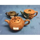 3 various Chinese teapots