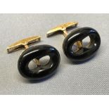 18 carat gold and onyx cufflinks, 12.8g