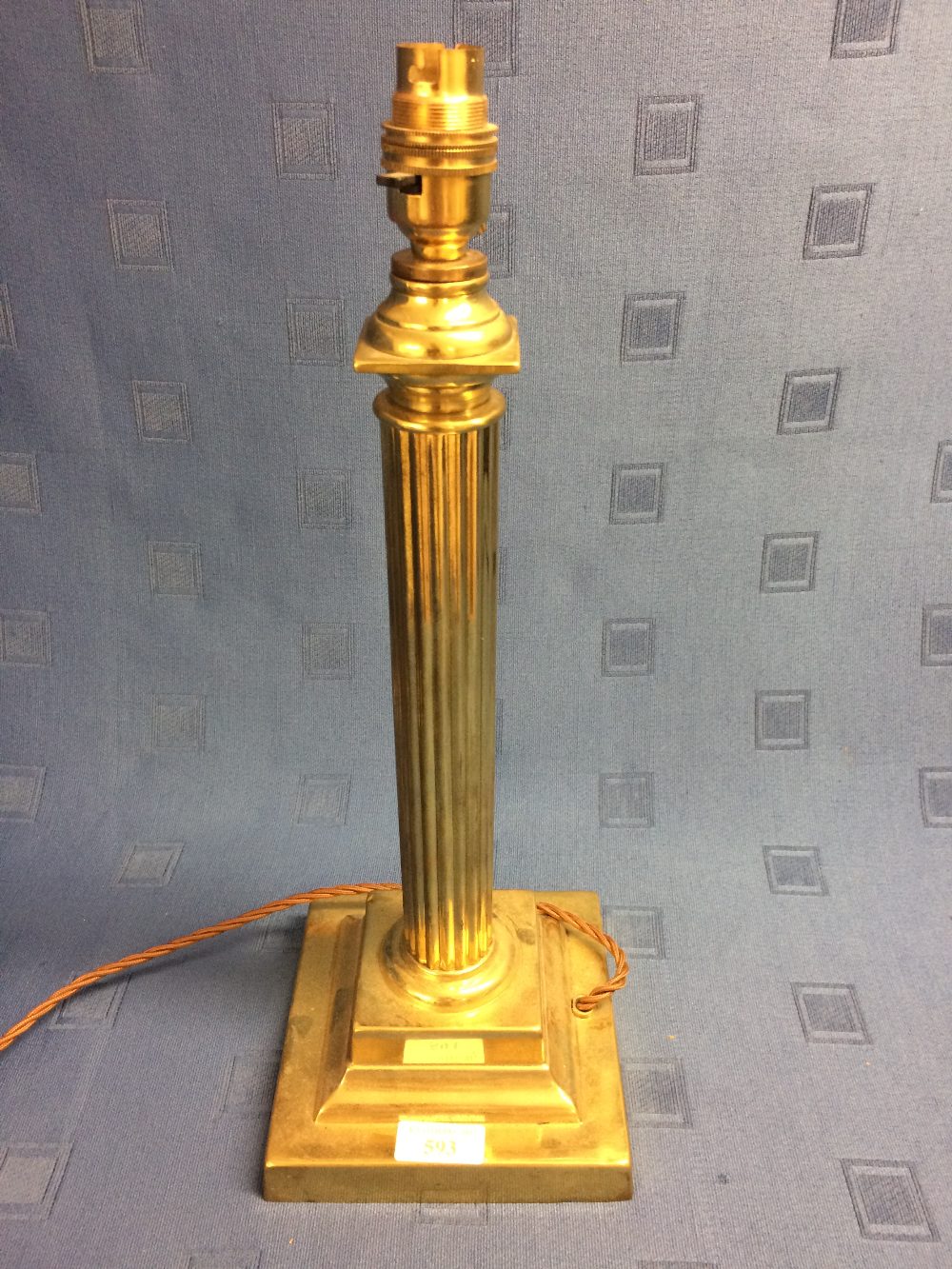 Brass Corinthian column table lamp 41cmH max. rewired for electricity