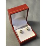 Pair of white gold and diamond stud earrings of 30 points