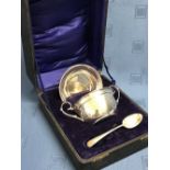 Boxed hallmarked silver porringer, stand & spoon set, 5oz