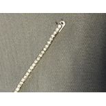 Diamond bracelet set in 18 carat white gold, 8.3g